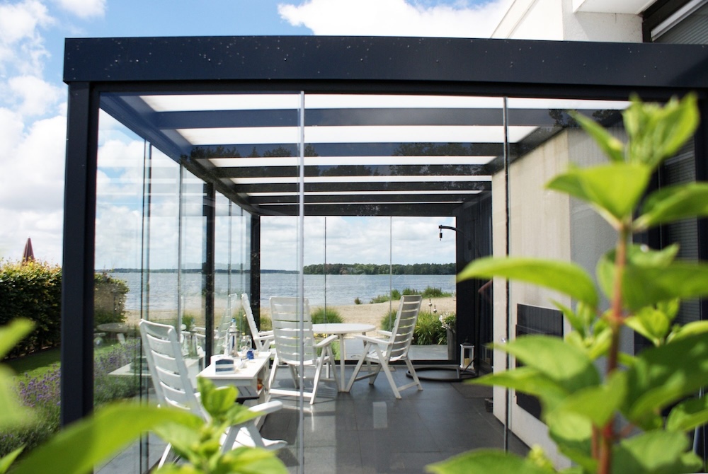 FotoAluminium overkappingen: genieten van de tuin in de herfst